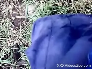 Dude's cock is going to ruin an animal's mouth