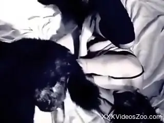 B&W porn movie with a leggy brunette that wants orgasms