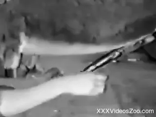Retro video with a brave MILF that gives handjobs