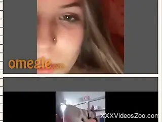 Curvy whore is playing with her twat during zoo porn